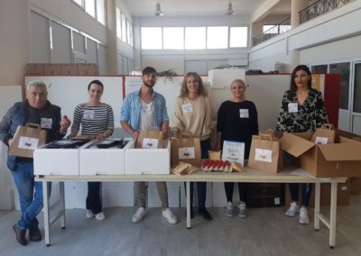 Ο Δήμος Ασπροπύργου Μοίρασε Σπίτι – Σπίτι Εορταστικά Γεύματα στους Ωφελούμενους των Κοινωνικών Δομών του