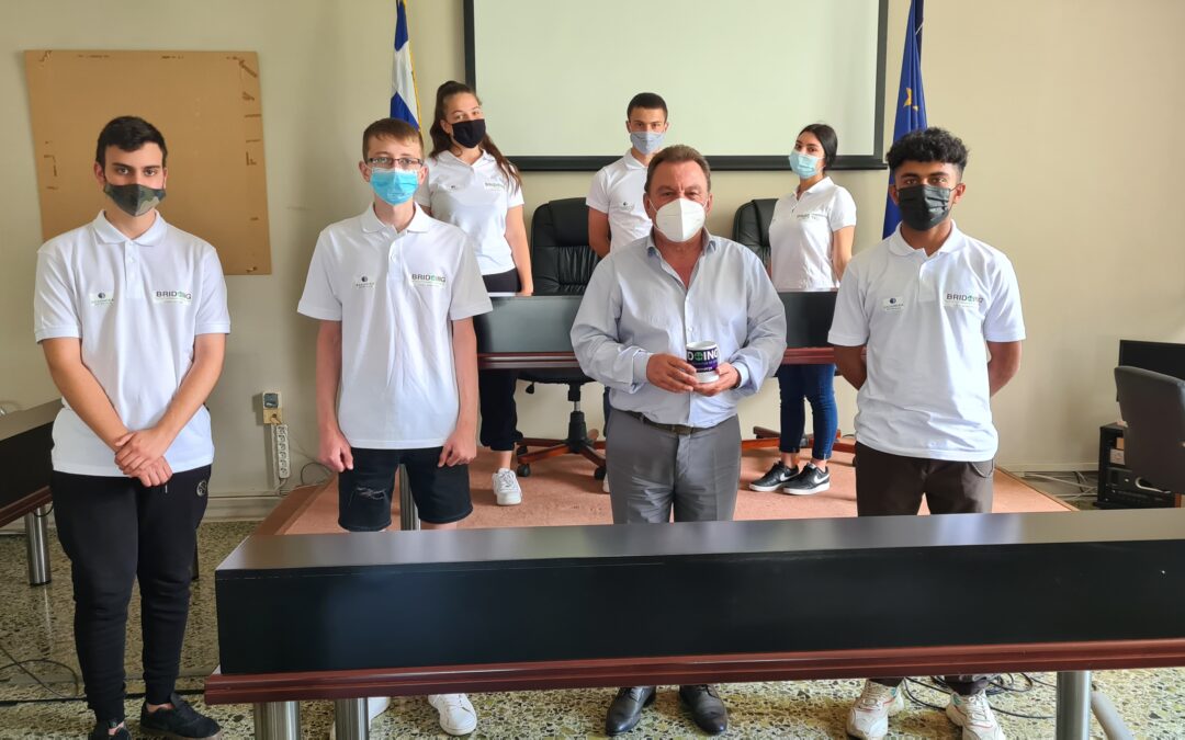 Θερμά Συγχαρητήρια του Δήμαρχου Ασπροπύργου  κ. Νικόλαου Μελετίου προς τους μαθητές και  εκπαιδευτικούς του 1ου ΕΠΑΛ για τις σπουδαίες τους διακρίσεις