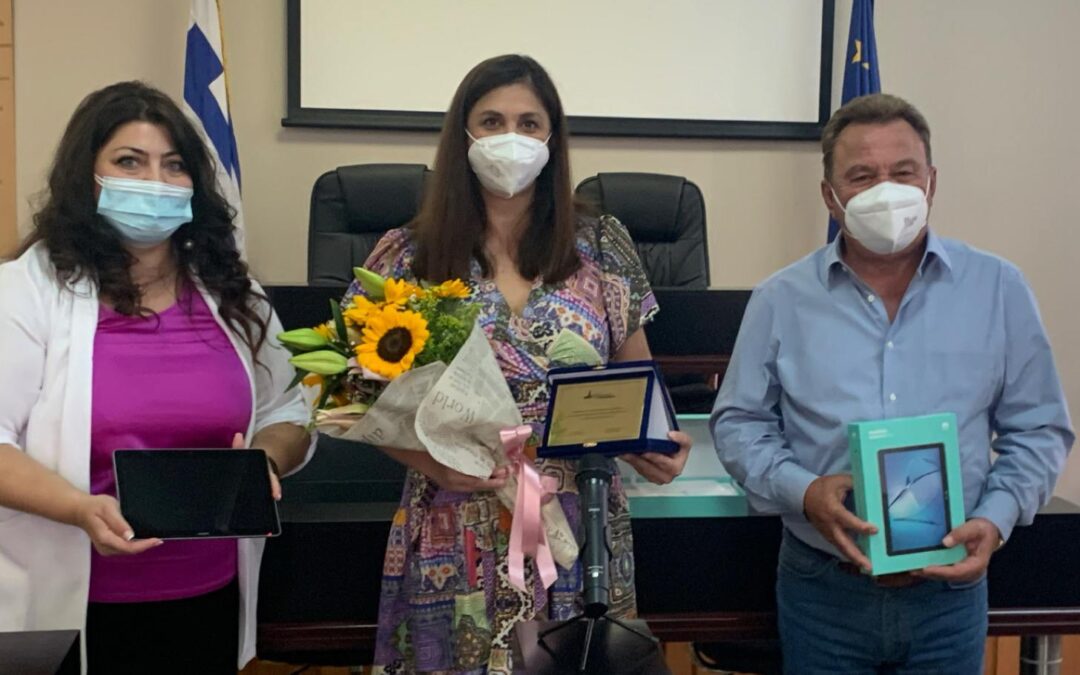 Παράδοση Τάμπλετ από τον Όμιλο ΕΛΠΕ  στο Δήμο Ασπροπύργου για την κάλυψη  αναγκών στον τομέα της Εκπαίδευσης.