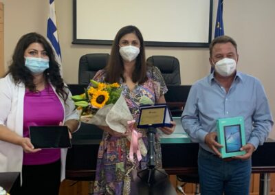 Παράδοση Τάμπλετ από τον Όμιλο ΕΛΠΕ  στο Δήμο Ασπροπύργου για την κάλυψη  αναγκών στον τομέα της Εκπαίδευσης.