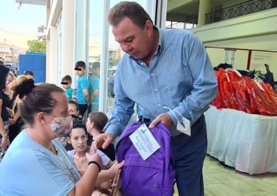 Διανομή Σχολικών Ειδών από τις Κοινωνικές Δομές του Δήμου στα παιδιά του Ασπρόπυργου