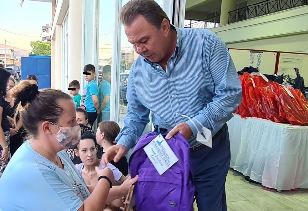 Διανομή Σχολικών Ειδών από τις Κοινωνικές Δομές του Δήμου στα παιδιά του Ασπρόπυργου