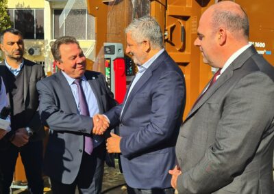 Ένα ακόμα απορριμματοφόρο όχημα συλλογής βιοαποβλήτων παραδόθηκε από την Περιφέρεια Αττικής στον Δήμο Ασπροπύργου