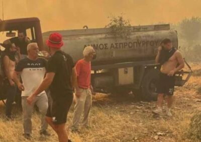 Άμεση ανταπόκριση και διάθεση τεχνικού εξοπλισμού από τον Δήμο Ασπροπύργου στις πυρκαγιές της Δυτικής Αττικής