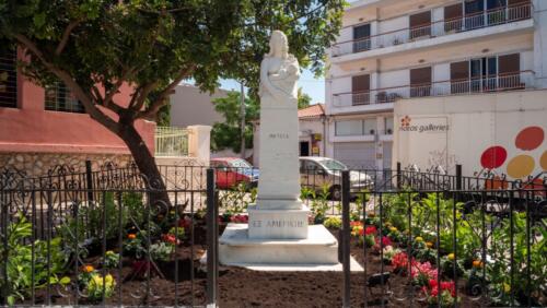 P1266277