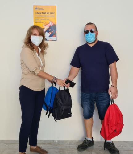Διανομή Σχολικών Ειδών στα Παιδιά του Ασπρόπυργου