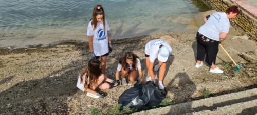 Ο Ο.Α.Φ.Ν.Τ.Η. μαζί με Εθελοντές Αθλητικών Συλλόγων της Πόλης Καθάρισαν την Παραλία Ασπροπύργου
